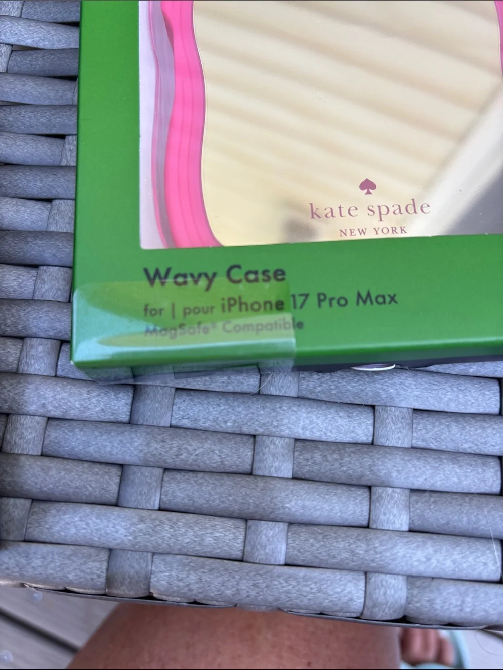 Kate Spade Wavy Hot Pink iPhone 17 Max Pro Phone Case